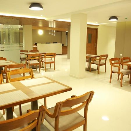 Hill Heights Hotel Kochi Екстериор снимка