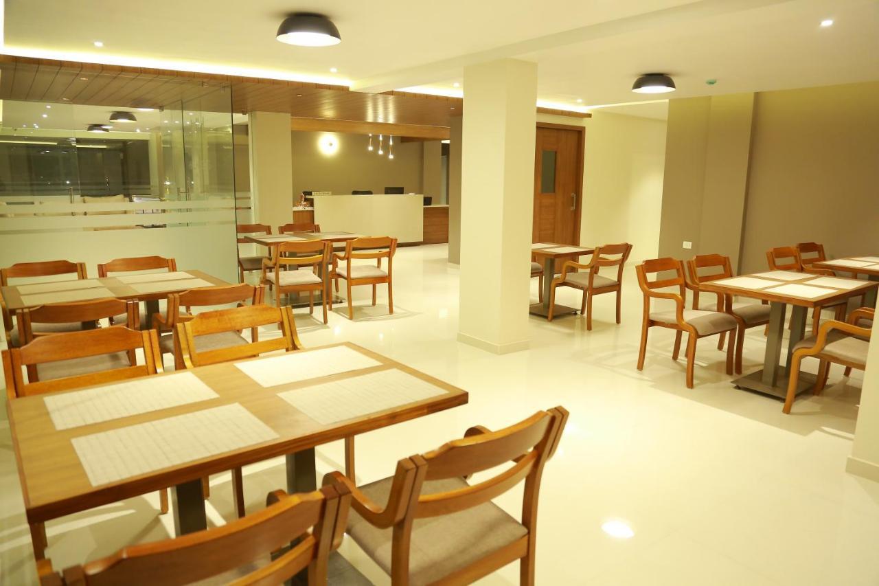 Hill Heights Hotel Kochi Екстериор снимка