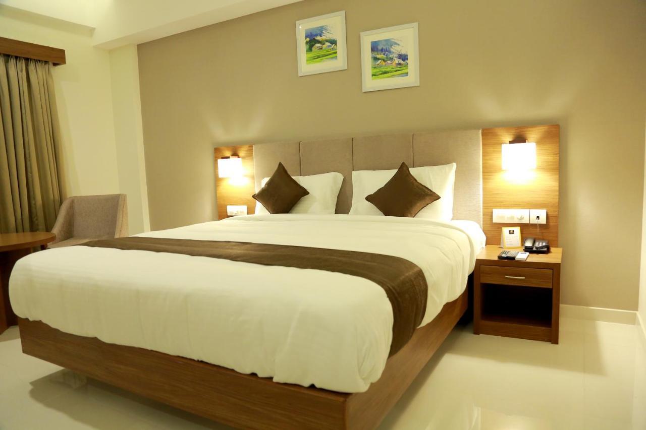 Hill Heights Hotel Kochi Екстериор снимка