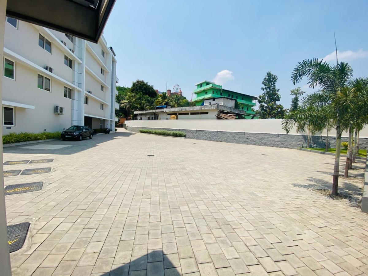 Hill Heights Hotel Kochi Екстериор снимка