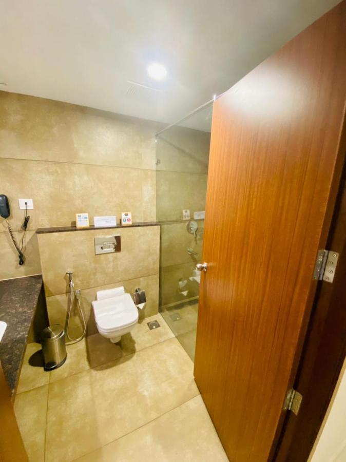 Hill Heights Hotel Kochi Екстериор снимка